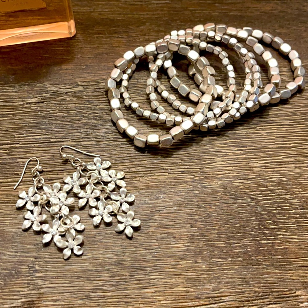 Set Silver Flower Earrings & Stack Bracelets - image 1